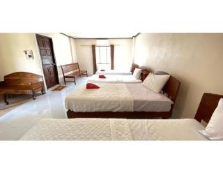 Johnny Guesthoues and Restaurant - 5