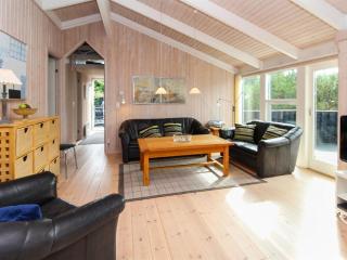 Holiday Home Ilya - 900m from the sea by Interhome - 2