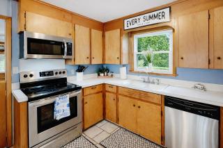 Northern Sands Lakefront Estate with Main House and 2 Cabins - 1