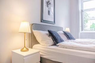 Vibrant 3BR near AKH Hospital - Perfect for Groups - 1