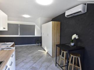 Apartment Studio Apartment Fenix by Interhome - 2