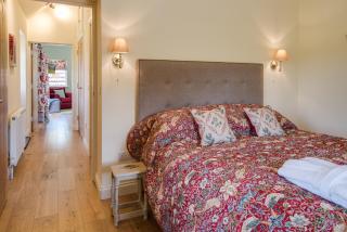 Country Cottage Sleeps 3 with Garden and Parking - 4