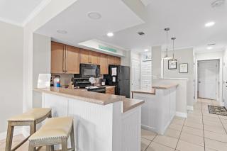 Harbour Point 915 - 1