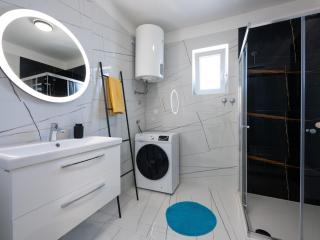 Apartment Grau mit Terrasse by Interhome - 6
