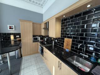 Rosslyn Apartment by Principal Apartments - 6