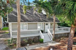 3BR Family Home Walk to Beach & Coligny - 0