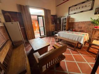 Ba Ba Guan Hai Ancient House B&B - 7
