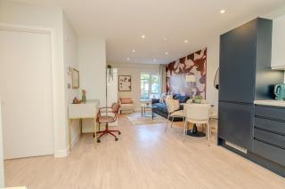Church House Apartments By Guestz - 0