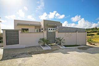 3BR Modern Villa w/ Private Pool & Fire Pit - 3