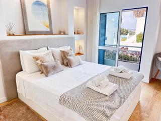 Luxury Albufeira Townhouse with Terraces, Pool & Views by Be Cherish - 6
