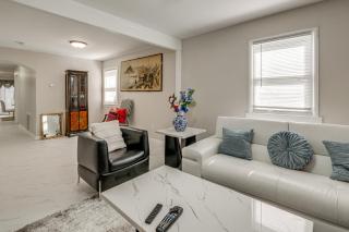 Walkable Riverdale Park Retreat: 9 Mi to DC! - 5