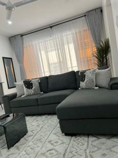 Ocean Glimpse,Rooftop View,Pool,Gym,2min Beach,Restaurant - 1