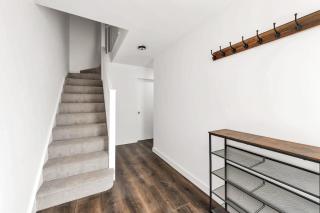 Modern Cambridge North Flat - 1