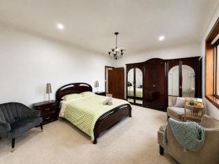 Deer Park Family Home with Big Backyard - 2