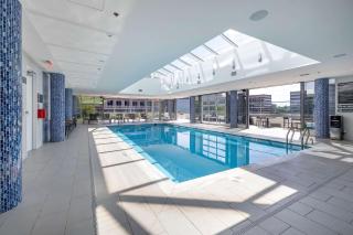 Downtown Luxury Apt with Indoor Pool & Gym - 0