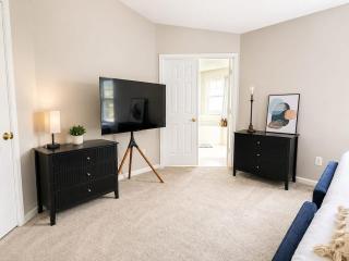 Spacious Woodbridge Retreat with Patio - 3