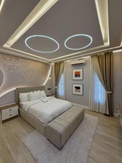 6 units of luxury 3 bedrooms - 0