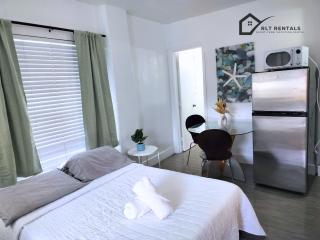 Cozy studio in Hollywood 101 - 1 - 2