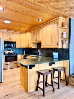 NEW! Cozy Ranch House: Sauna & Views! Sleeps 10+ - 3