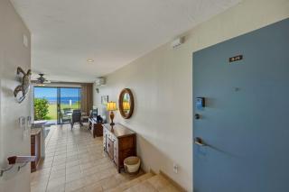 Napili Oceanfront 1BR Condo Sleeps 4 - Unit B14 condo - 1