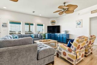 Coastal Gem on the Sand With Large Deck Ocean Views Free WiFi & Private Hot Tub - 1