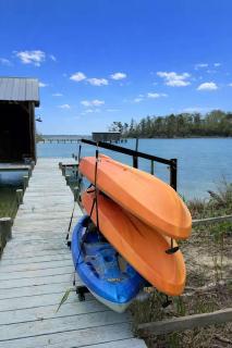 Waterfront Home with pool dock gameroom and kayaks - 5