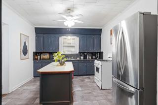 Bright 4BR Retreat Near Downtown Lafayette - 3