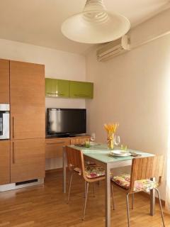 Apartment near Lake Como -300m to station -AC - 8