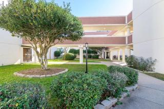 Cozy 2 bed 2 bath condo at the beachside Ocean Club Villas - 6