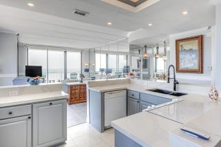 Penthouse w/ Beach Access: Suntide III - Unit 1101 - 2