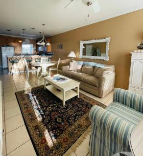 123 Beau Clair - Beachside Townhome with Balcony and Pool in Long Beach - 1