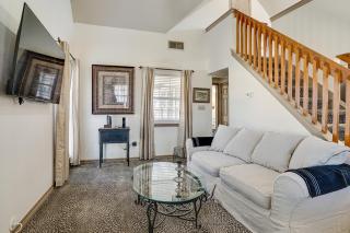 Pet-Friendly Fort Worth Home: 8 Mi to AT&T Stadium - 8