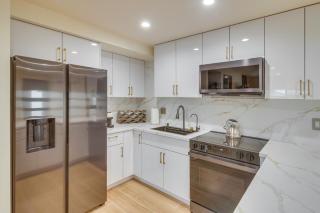 Pool & Patio Access: Relaxing Apt in Granada Hills - 7