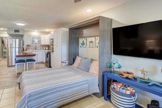 Boardwalk to Port Aransas Beach! Condo w/ Pool - 4