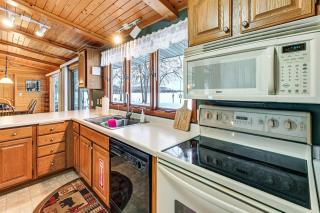 Waterfront Petenwell Lake Home w/ Private Dock - 3