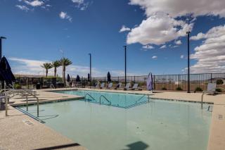 Twin Townhomes in Henderson: 12 Mi to Lake Mead! - 9