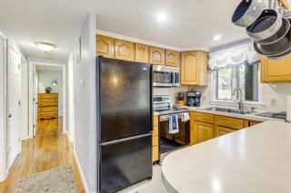 2 Mi to Beach: Quaint West Yarmouth Retreat! - 3