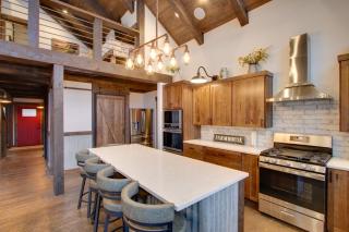 Game Room & Mtn Views: Large Cle Elum Lake House - 2