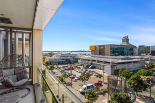 Chic 1-Bed Apartment with Secure Parking - 6