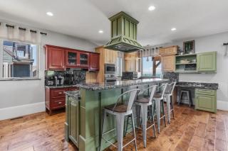 Lochwood Monster - Sleeps 31, Hot Tub, Arcade, Pool, Lake Views - 2