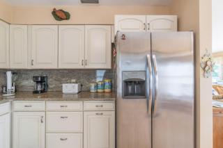 Vero Beach A1A Coastal Stay Near Sebastian Inlet and Beach Attractions - 2