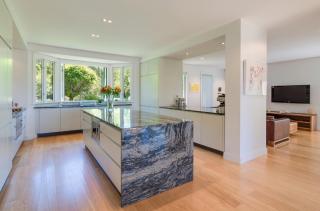 Art on Point, Peaceful and Spacious, Shotover Canyon - 6