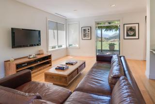 Art on Point, Peaceful and Spacious, Shotover Canyon - 3