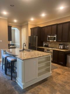 Spacious 4 Bedroom Houston Home Sleeps 12 Pet Friendly Near Downtown TX - 5