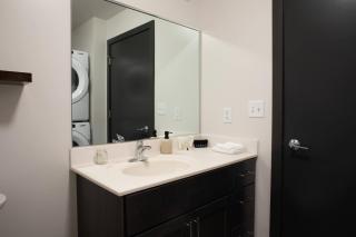 Deer District Studio Apt - One Block from Fiserv and Baird - 2