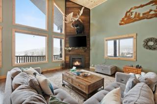 Alaskan Moose - Yellowstone, Hot Tub, Fire Pit - 1