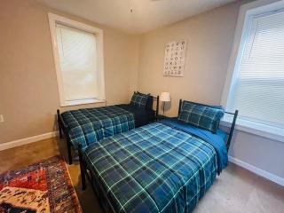 Charming 2BR Cottage House in Elkins Park - 1