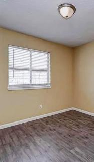 Spacious 4BR Houston Family Home Sleeps 8 Pet Friendly with Great WiFi Near Sugar Land and Attractions - 3