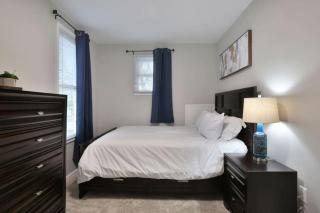 Modern 4BR Columbus Home. King Bed. Fenced Yard. Sleeps 10. Near OSU and Downtown - 8