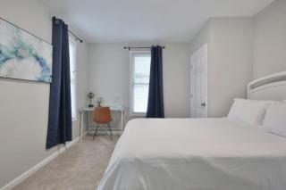 Modern 4BR Columbus Home. King Bed. Fenced Yard. Sleeps 10. Near OSU and Downtown - 5